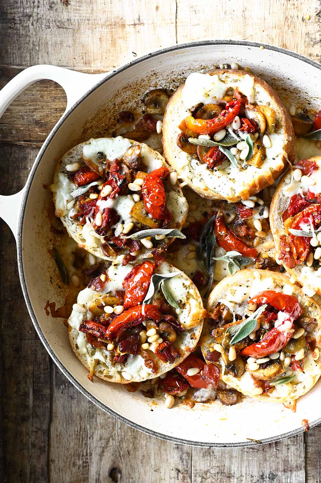 Cheesy Mushroom Buns with Sun-Dried Tomatoes and Bacon cheesy mushroom buns with sun-dried tomatoes and bacon