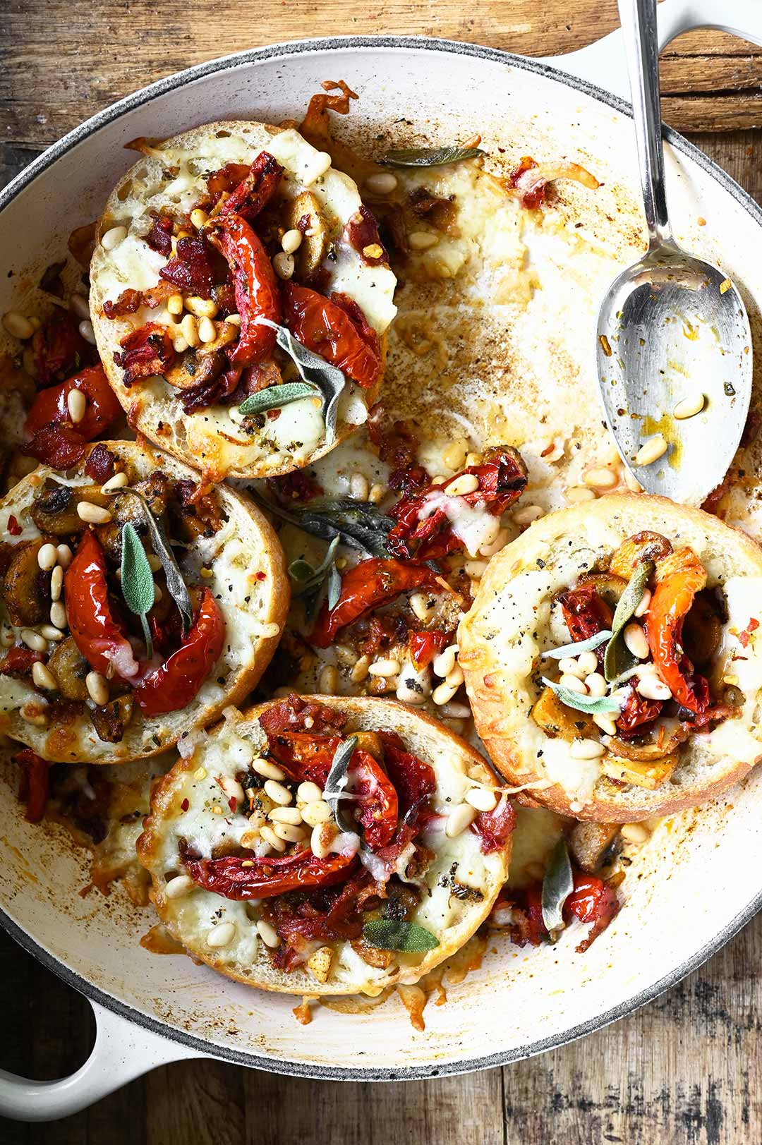 cheesy mushroom buns with sun-dried tomatoes and bacon