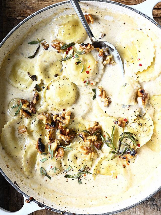 Ravioli in Creamy Parmesan Sauce