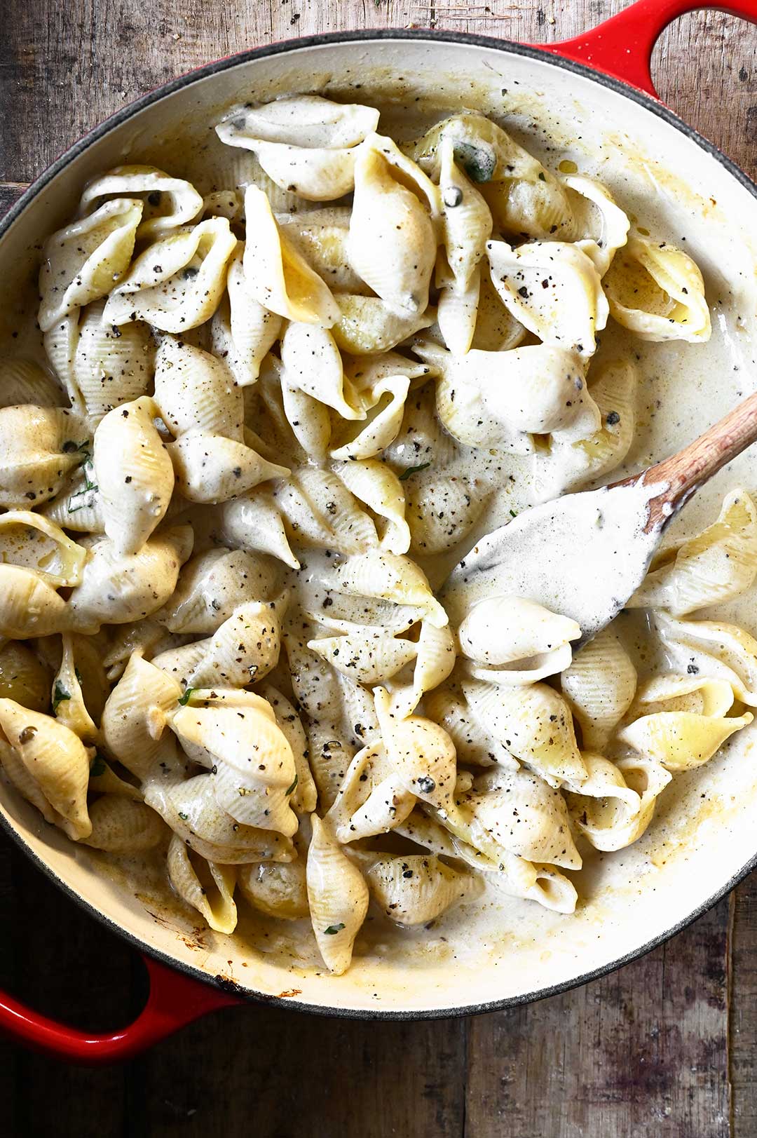 Pasta met kip in romige zwarte pepersaus