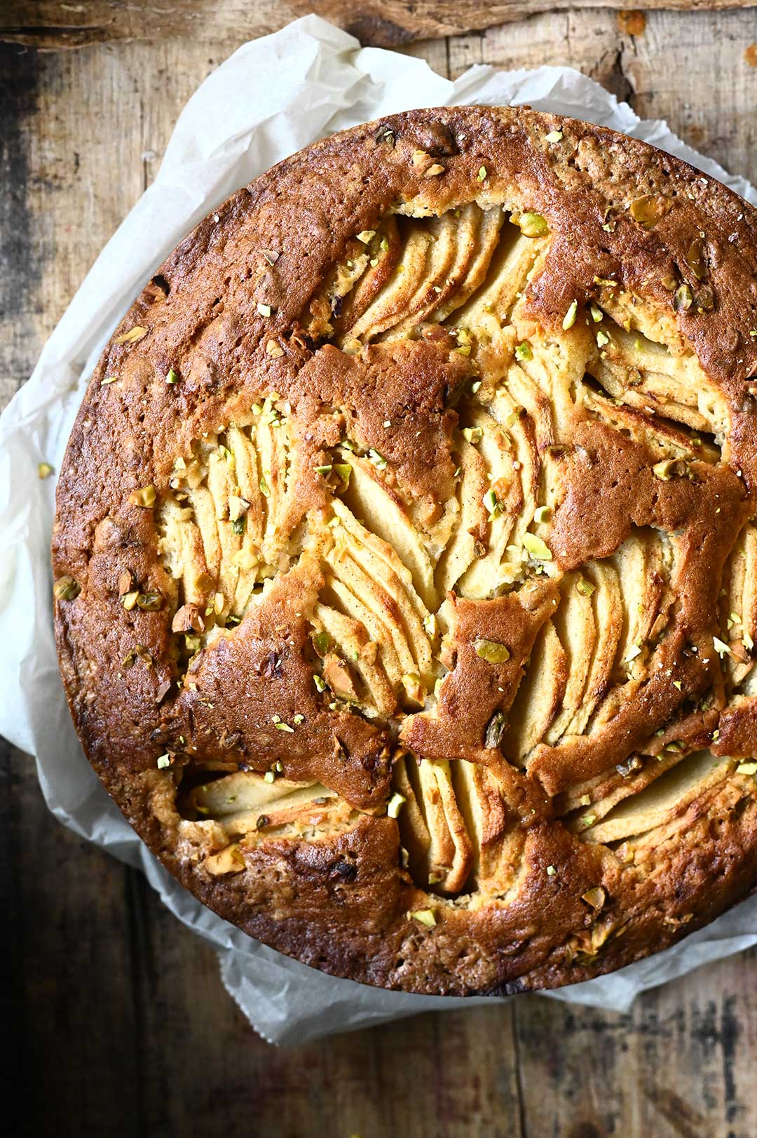 Appel-yoghurtcake met pistachenoten