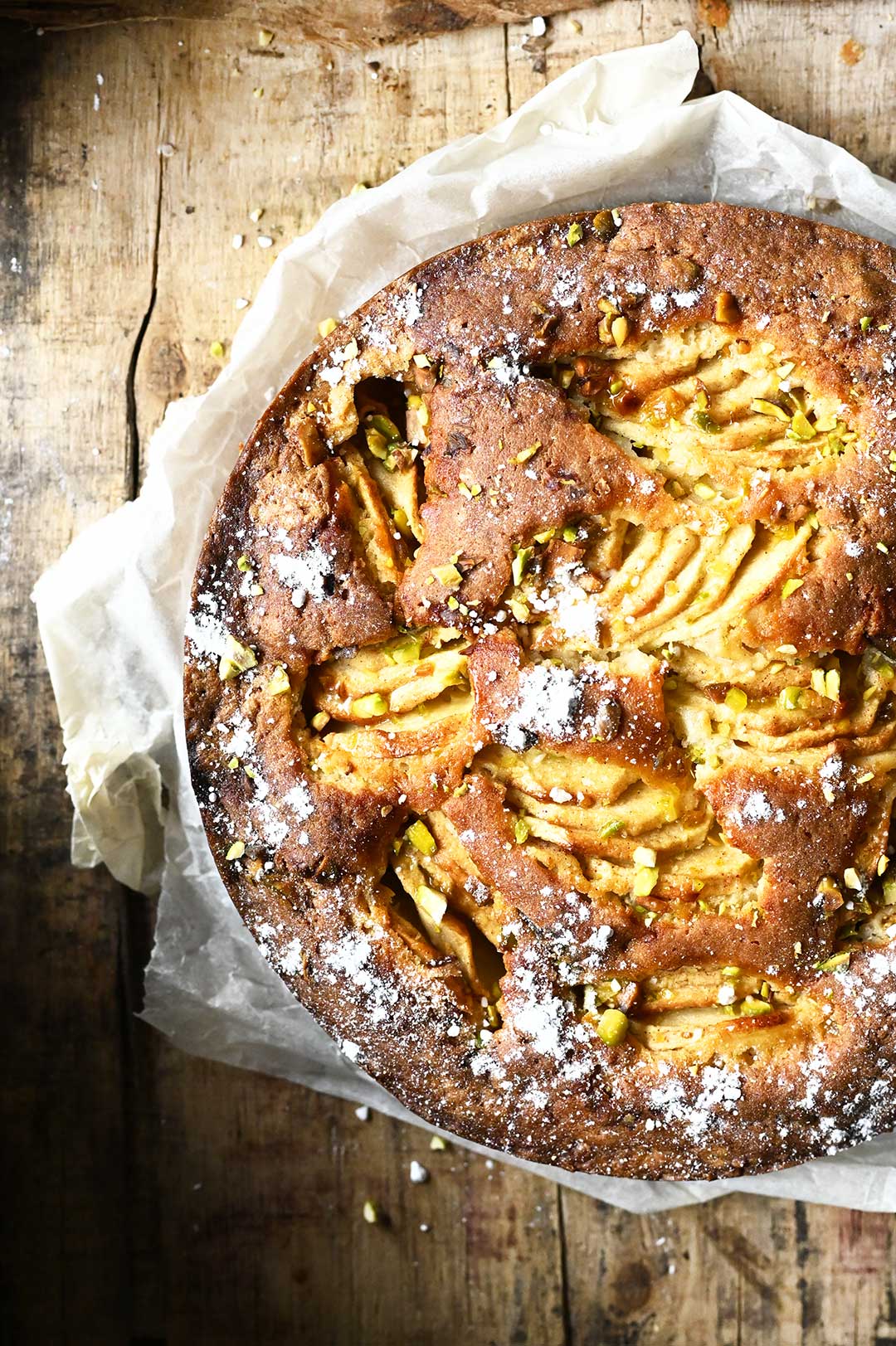 Appel-yoghurtcake met pistachenoten