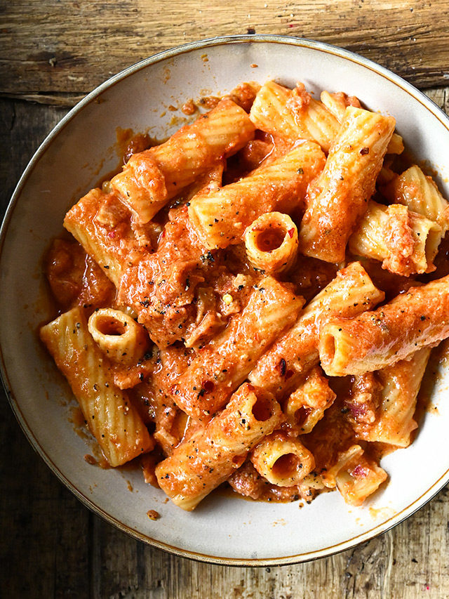 Sausage and Tomato Pasta alla Carbonara