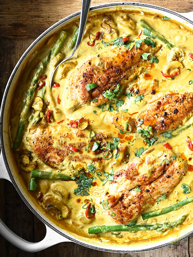 Yellow Coconut Chicken Curry