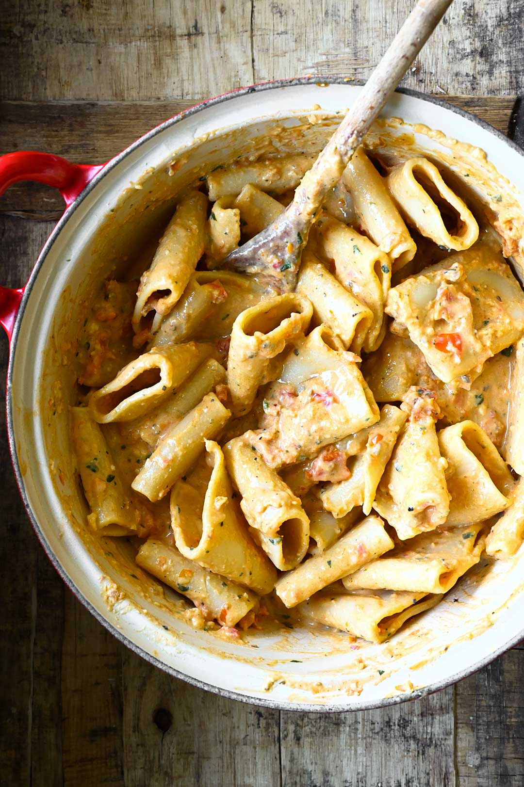 pasta with no-cook spicy tomato sauce