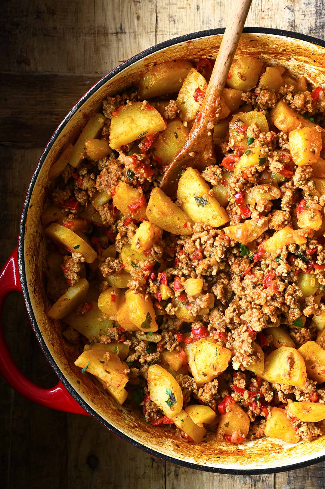 cheesy one pot beef and potatoes