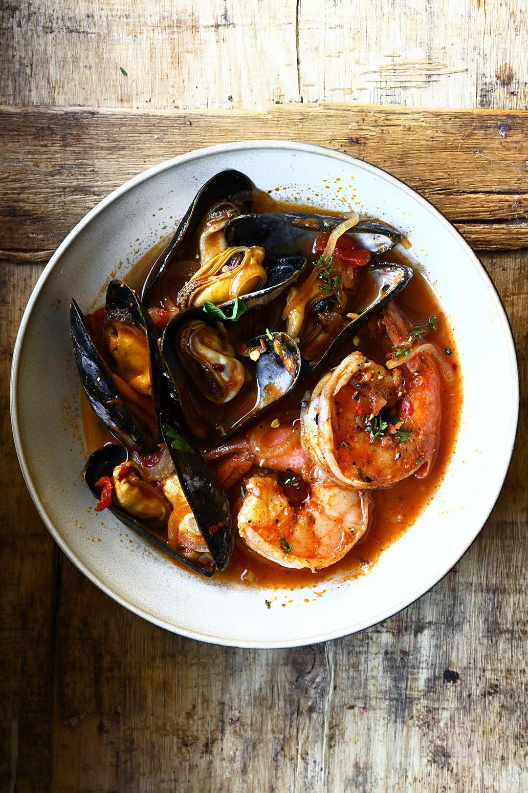 mussels and shrimp in garlic tomato sauce