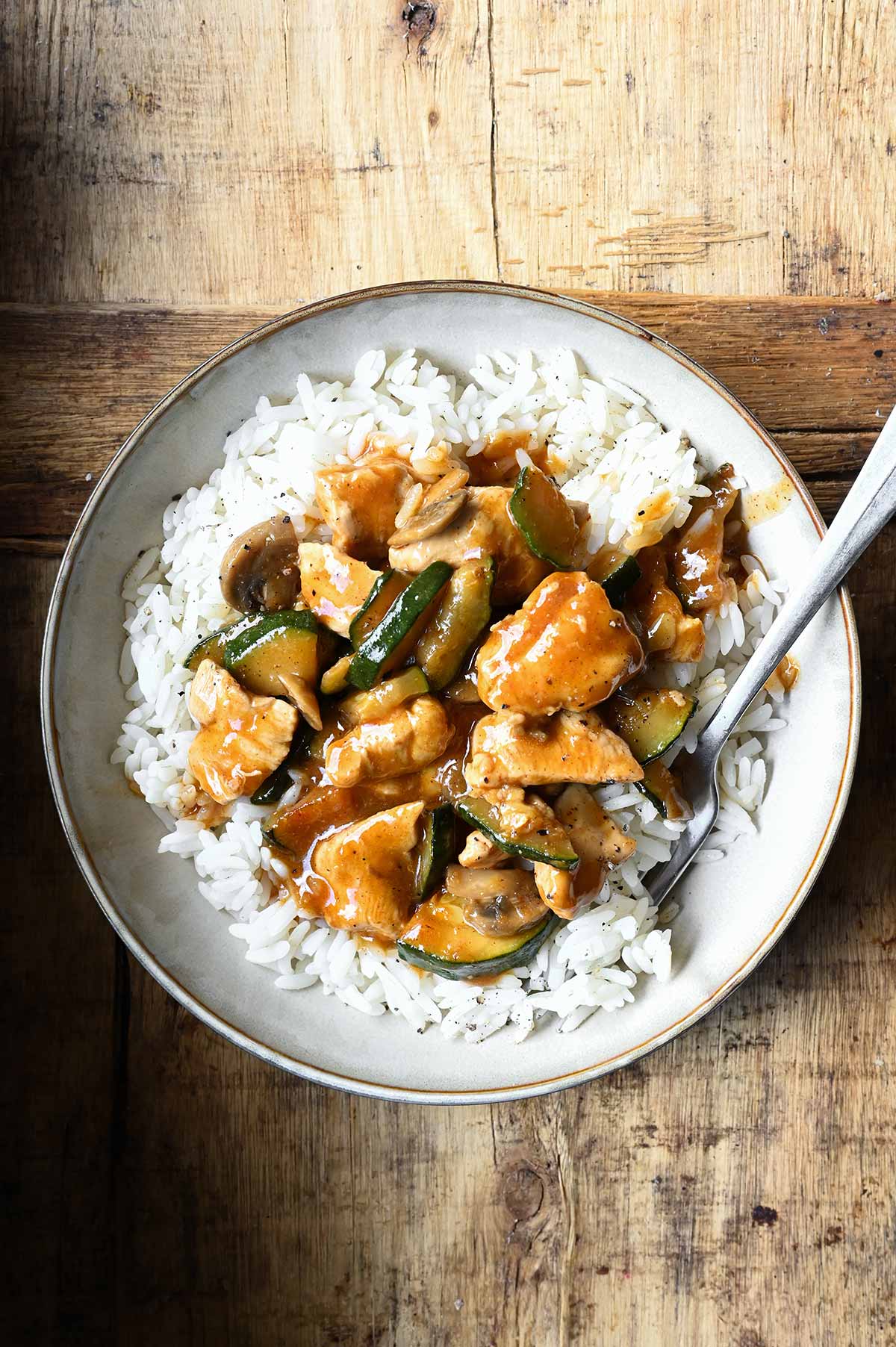 spicy chicken zucchini stir-fry