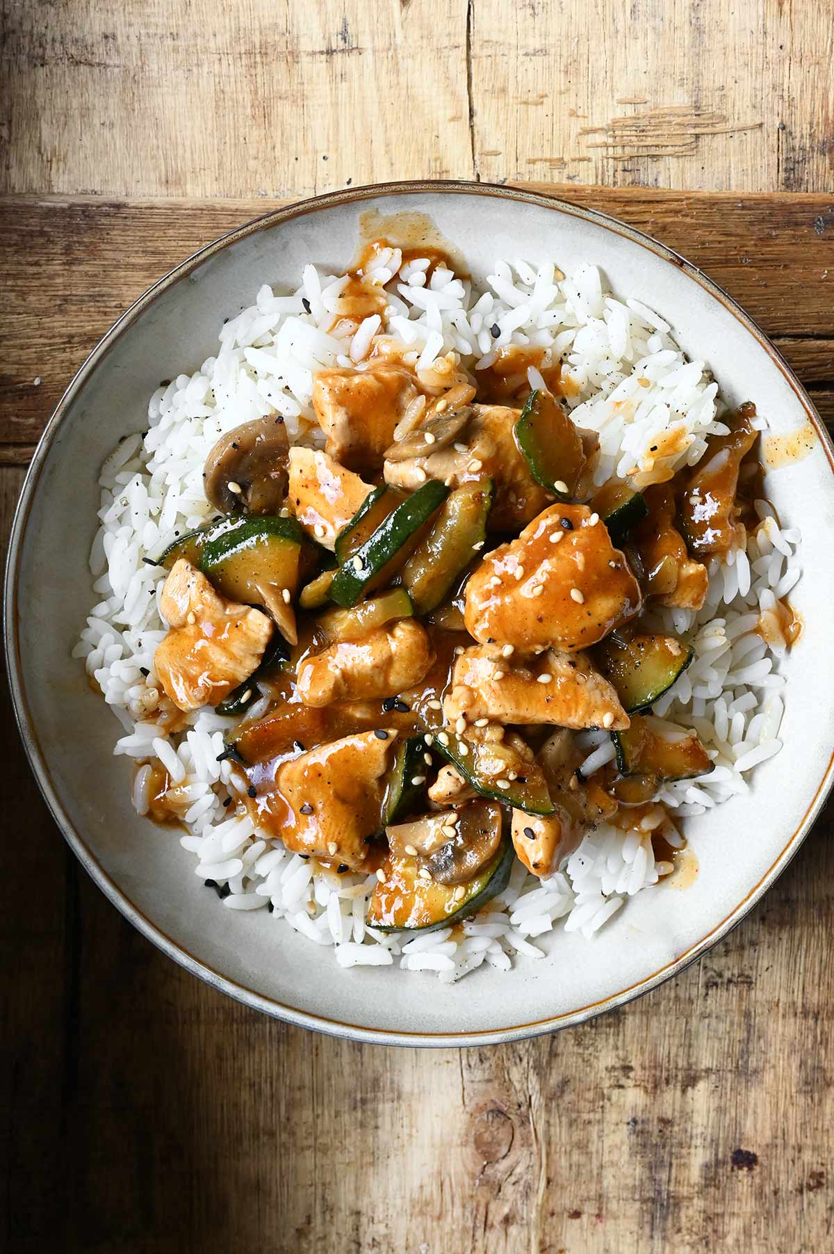 spicy chicken zucchini stir-fry