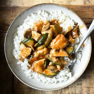 spicy chicken zucchini stir-fry