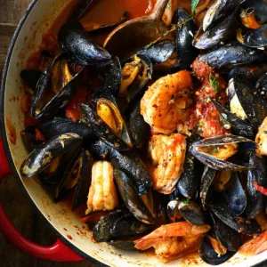 mussels and shrimp in garlic tomato sauce