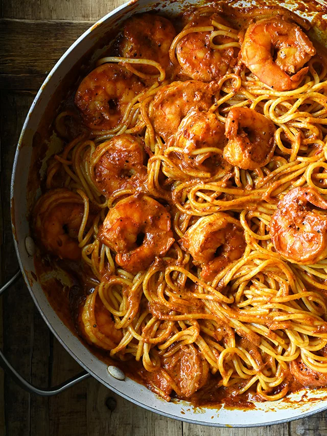 Creamy Harissa Shrimp Spaghetti