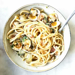 spaghetti with clams and pancetta