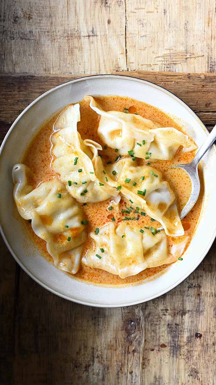 thai coconut curry dumpling soup