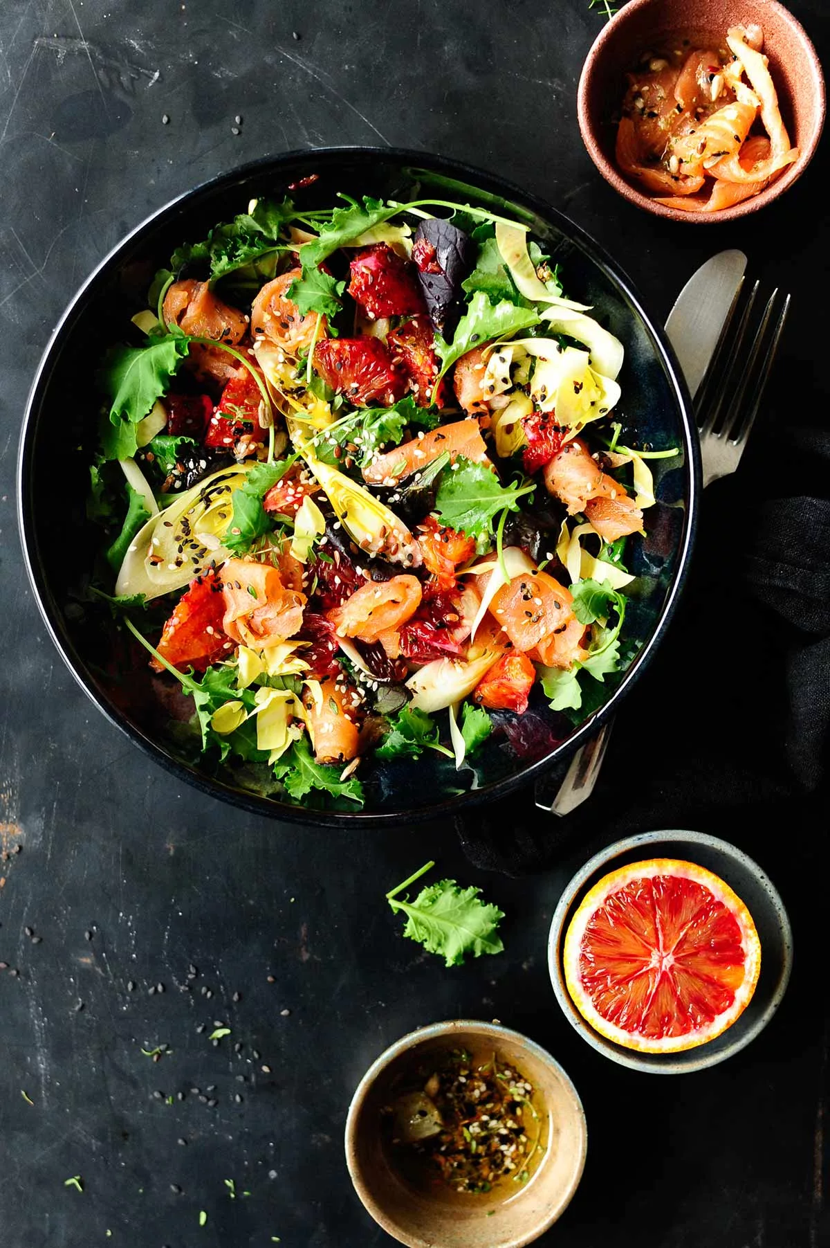 Zalmsalade met za'atar en bloedsinaasappelen