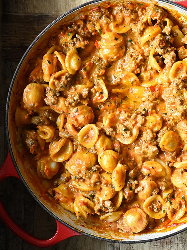 Roasted Red Pepper Beef Alfredo
