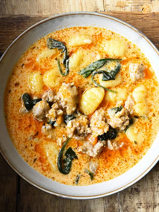 creamy sausage gnocchi soup