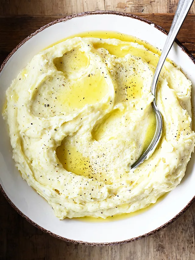 Cacio e Pepe Mashed Potatoes