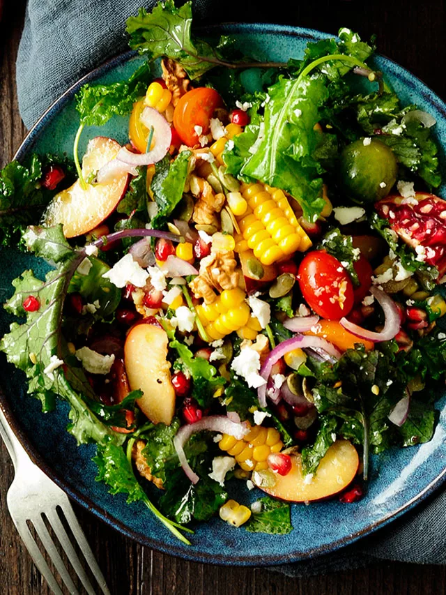 Sałatka z jarmużu ze śliwkami