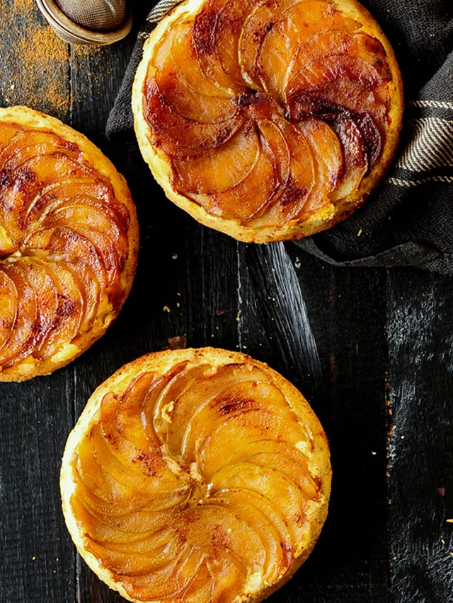 Odwrócone mini ciasta z jabłkami