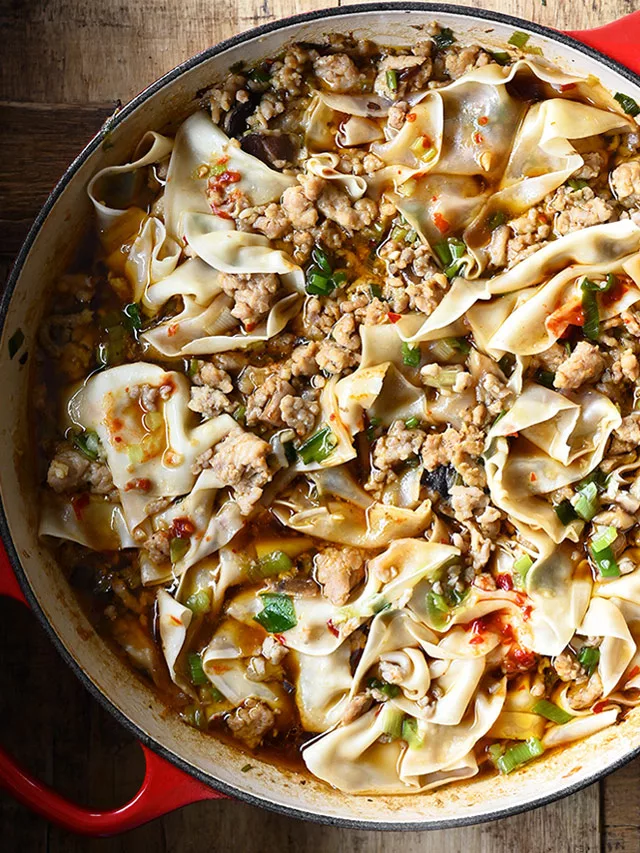Gyoza Noodle Chicken Skillet