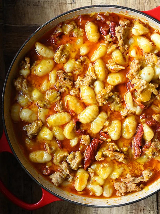 Cheesy Chicken Gnocchi Skillet