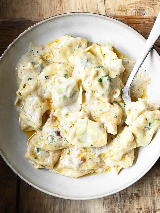 Creamy Roasted Garlic Tortellini