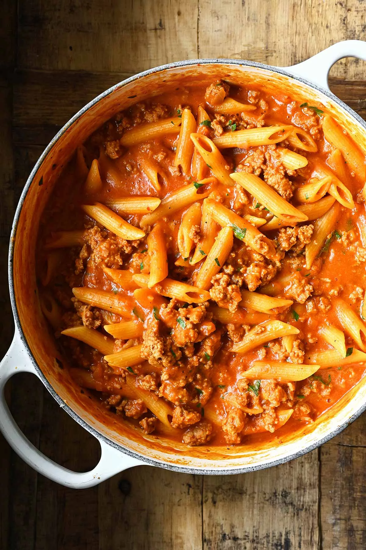 eenpanspasta met gehakt en paprika