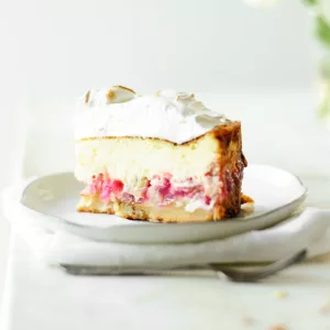 rhubarb almond cheesecake with meringue