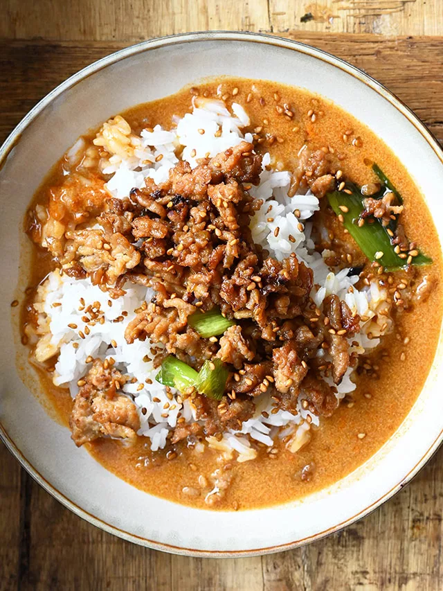 Creamy Gochujang Chicken Rice Bowls