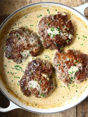 salisbury steaks in horseradish parmesan sauce